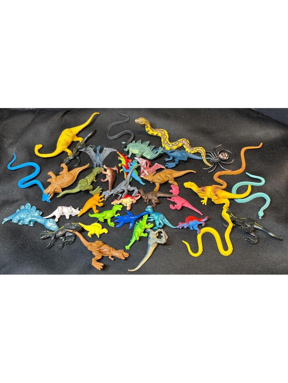 VTG Dinosaur & Snakes Toys Lot of 36 Mixed 80s 90s 00s Plastic/ Rubber Great Con